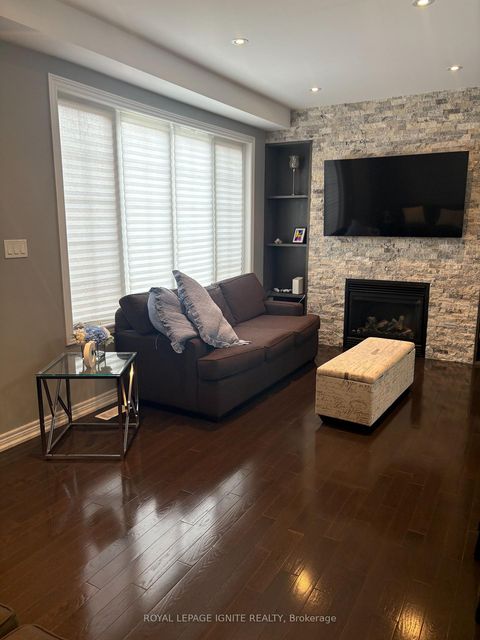 Photo 6 at 209 Barons Street, Kleinburg, Vaughan