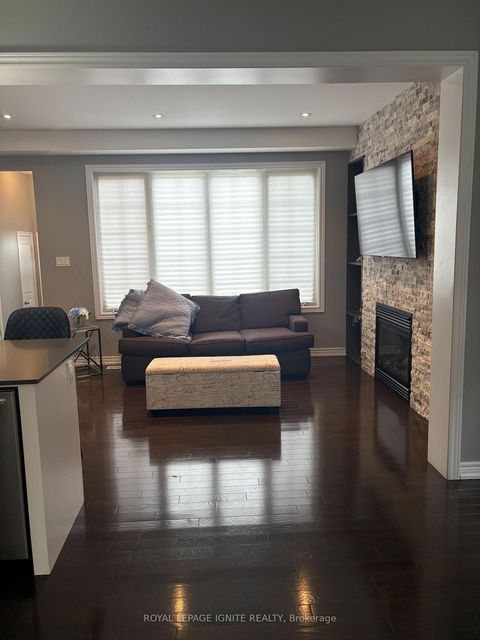 Photo 7 at 209 Barons Street, Kleinburg, Vaughan