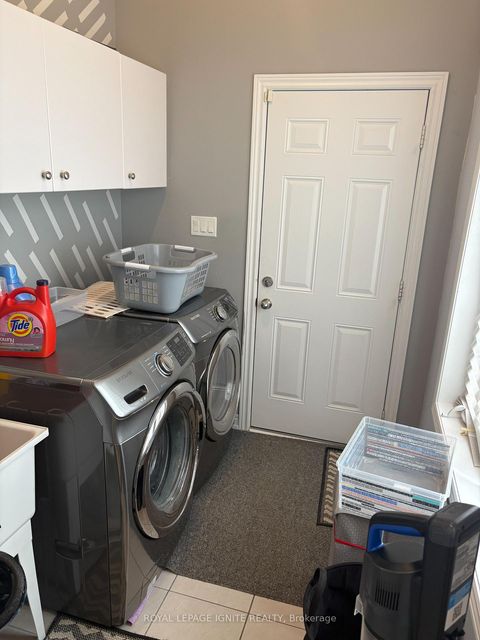 Photo 15 at 209 Barons Street, Kleinburg, Vaughan
