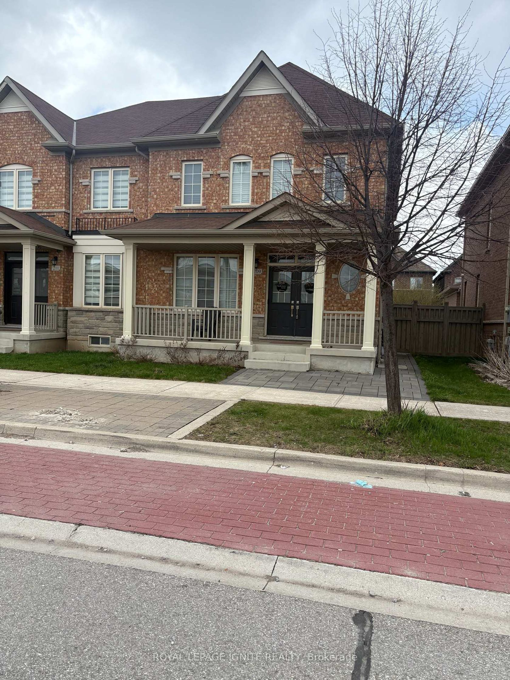 209 Barons Street, Kleinburg, Vaughan photo 0