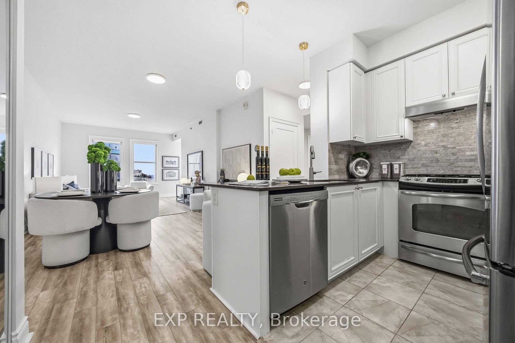 211 - 28 Prince Regent Street, Cathedraltown, Markham 