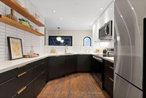 Photo 7 at 65 Mcgill Street, Yonge Corridor, Toronto