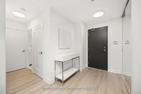 Photo 2 at 209 - 7460 Bathurst Street, Brownridge, Vaughan