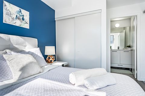 Photo 7 at 409 - 435 Richmond Street W, Waterfront Communities C1, Toronto
