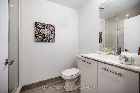 Photo 9 at 409 - 435 Richmond Street W, Waterfront Communities C1, Toronto