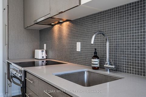 Photo 13 at 409 - 435 Richmond Street W, Waterfront Communities C1, Toronto