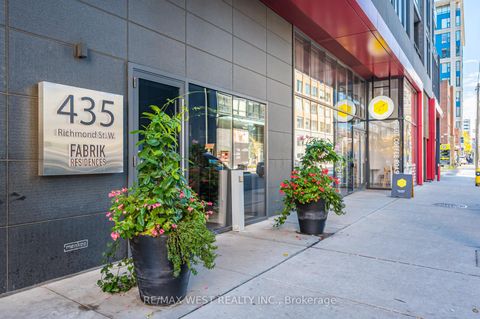 Photo 15 at 409 - 435 Richmond Street W, Waterfront Communities C1, Toronto