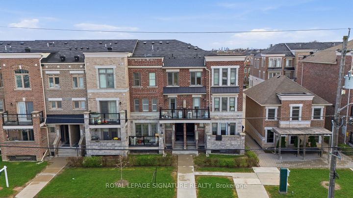 Photo 17 at 50 - 2315 Sheppard Avenue W, Pelmo Park W5, Toronto