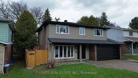 Photo 4 at 10 Thorny Brae Drive, Royal Orchard, Markham