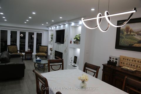 Photo 16 at 10 Thorny Brae Drive, Royal Orchard, Markham