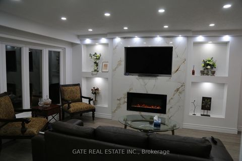 Photo 18 at 10 Thorny Brae Drive, Royal Orchard, Markham