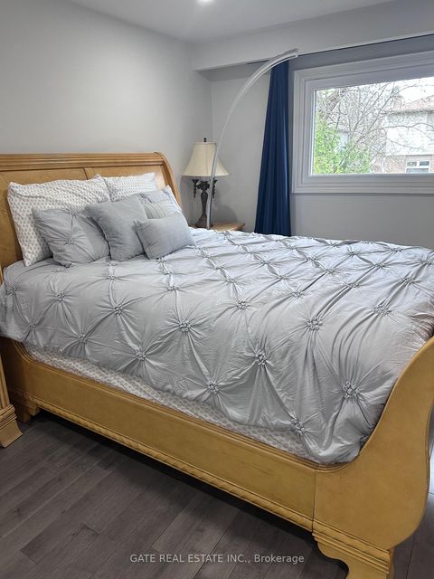 Photo 21 at 10 Thorny Brae Drive, Royal Orchard, Markham