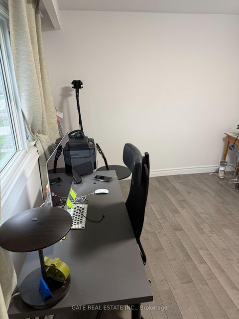 Photo 24 at 10 Thorny Brae Drive, Royal Orchard, Markham