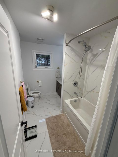 Photo 26 at 10 Thorny Brae Drive, Royal Orchard, Markham