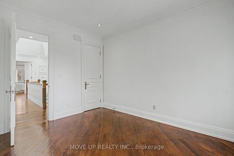 Photo 26 at 226 Glengarry Avenue, Lawrence Park North, Toronto
