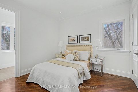 Photo 30 at 226 Glengarry Avenue, Lawrence Park North, Toronto