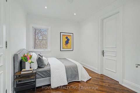 Photo 31 at 226 Glengarry Avenue, Lawrence Park North, Toronto
