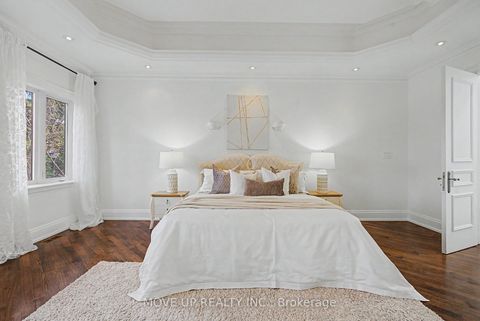 Photo 34 at 226 Glengarry Avenue, Lawrence Park North, Toronto