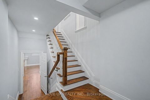 Photo 36 at 226 Glengarry Avenue, Lawrence Park North, Toronto