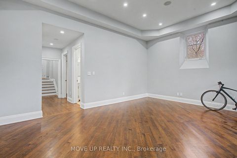 Photo 39 at 226 Glengarry Avenue, Lawrence Park North, Toronto