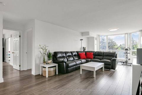 Photo 1 at 413 - 175 Cedar Avenue, Harding, Richmond Hill