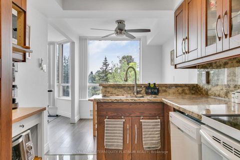 Photo 11 at 413 - 175 Cedar Avenue, Harding, Richmond Hill