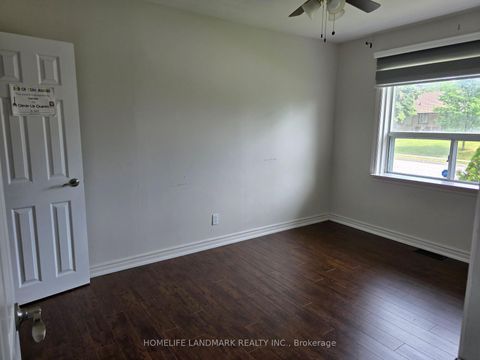 Photo 5 at 283 Paliser Crescent S, Harding, Richmond Hill