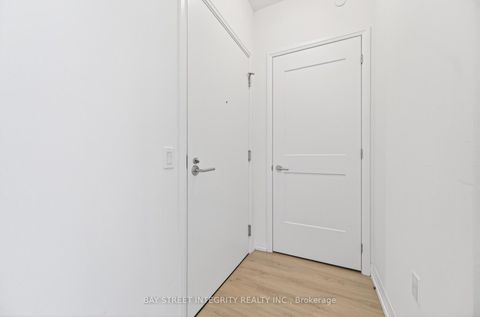 Photo 4 at 1720 - 50 Dunfield Avenue, Mount Pleasant West, Toronto