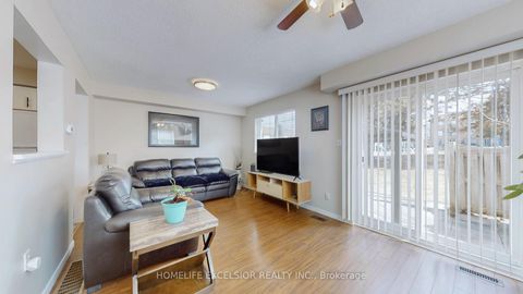 Photo 5 at 1 - 579 Gibney Crescent, Summerhill Estates, Newmarket