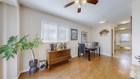 Photo 9 at 1 - 579 Gibney Crescent, Summerhill Estates, Newmarket