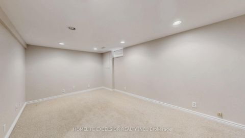 Photo 19 at 1 - 579 Gibney Crescent, Summerhill Estates, Newmarket