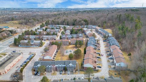 Photo 27 at 1 - 579 Gibney Crescent, Summerhill Estates, Newmarket
