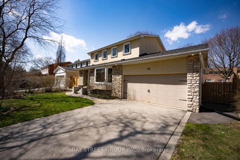Photo 1 at 38 Foursome Crescent, Windfields, Toronto