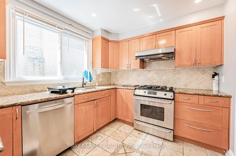 Photo 7 at 38 Foursome Crescent, Windfields, Toronto