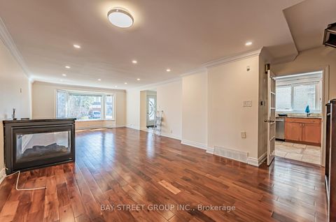 Photo 9 at 38 Foursome Crescent, Windfields, Toronto