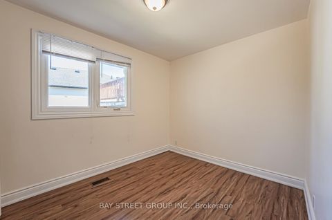 Photo 11 at 38 Foursome Crescent, Windfields, Toronto