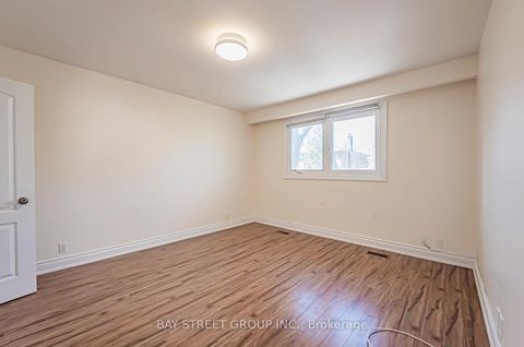 Photo 12 at 38 Foursome Crescent, Windfields, Toronto