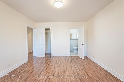 Photo 13 at 38 Foursome Crescent, Windfields, Toronto
