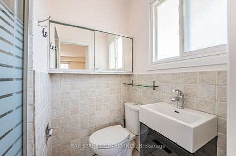 Photo 14 at 38 Foursome Crescent, Windfields, Toronto