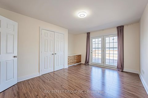 Photo 17 at 38 Foursome Crescent, Windfields, Toronto