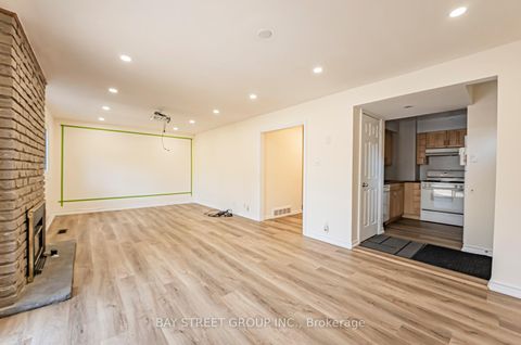Photo 21 at 38 Foursome Crescent, Windfields, Toronto