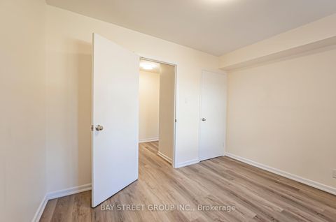 Photo 23 at 38 Foursome Crescent, Windfields, Toronto