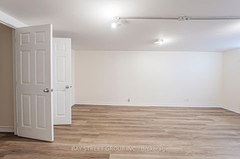 Photo 25 at 38 Foursome Crescent, Windfields, Toronto