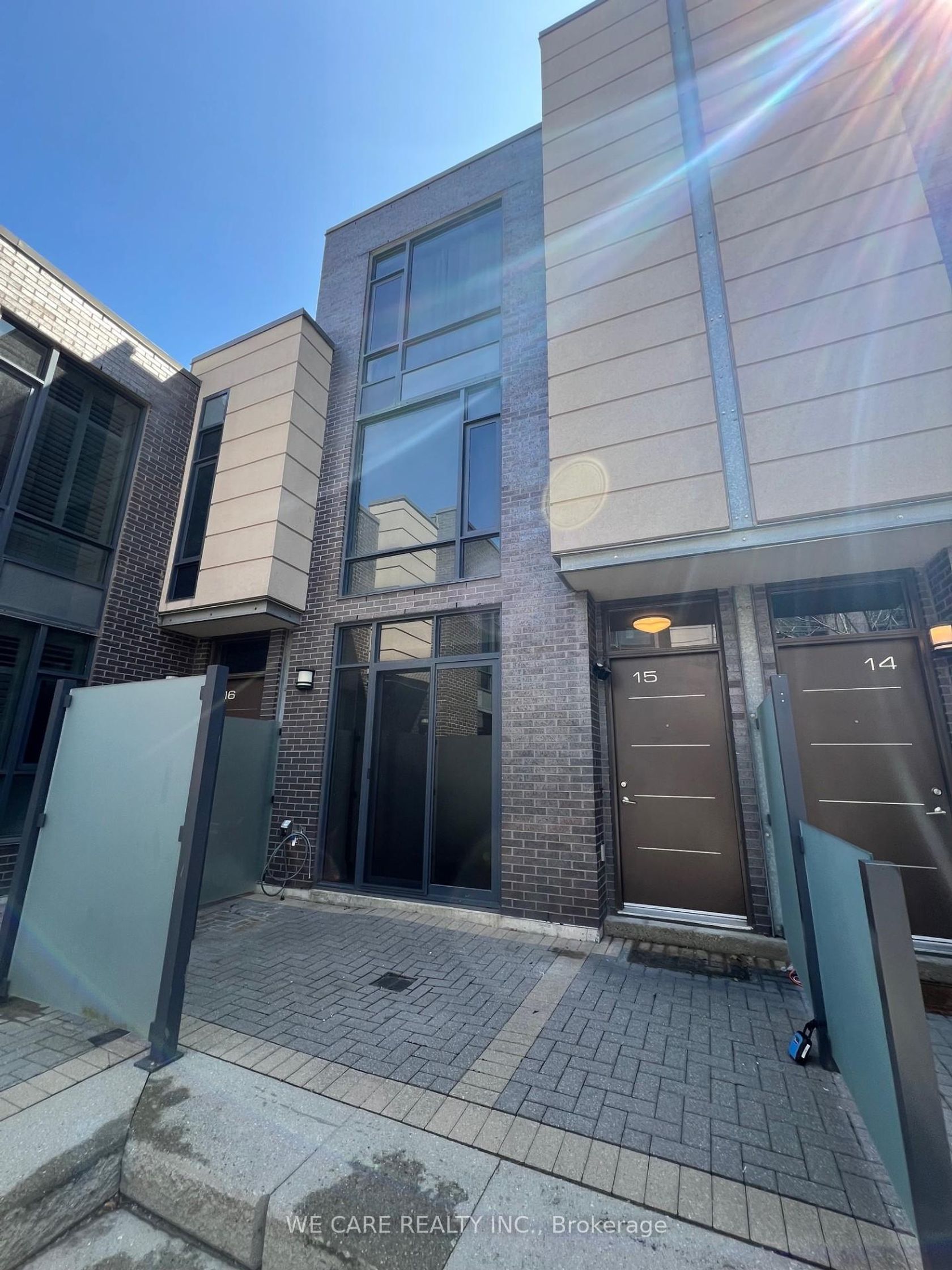 15 - 15 Valhalla Inn Road, City Centre West, Toronto photo number 2