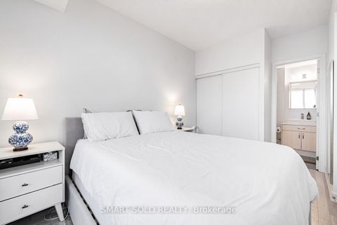 Photo 9 at SE403 - 9199 Yonge Street, Langstaff, Richmond Hill