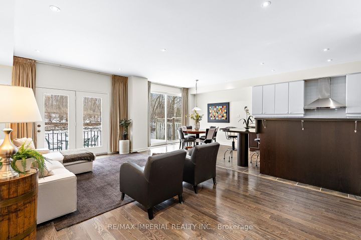 Photo 8 at 16 Carriage House Court, Jefferson, Richmond Hill