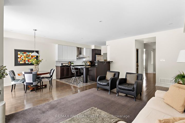 Photo 10 at 16 Carriage House Court, Jefferson, Richmond Hill