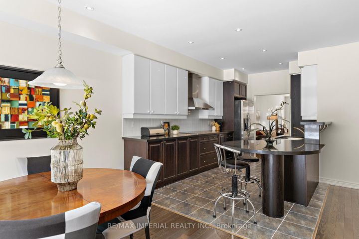 Photo 13 at 16 Carriage House Court, Jefferson, Richmond Hill