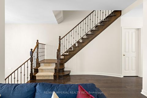 Photo 16 at 16 Carriage House Court, Jefferson, Richmond Hill