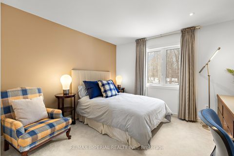 Photo 27 at 16 Carriage House Court, Jefferson, Richmond Hill